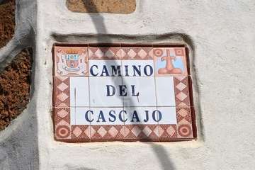 El Cubillo implora por la conexión a la red de saneamiento y el asfaltado de su acceso (Foto TA)